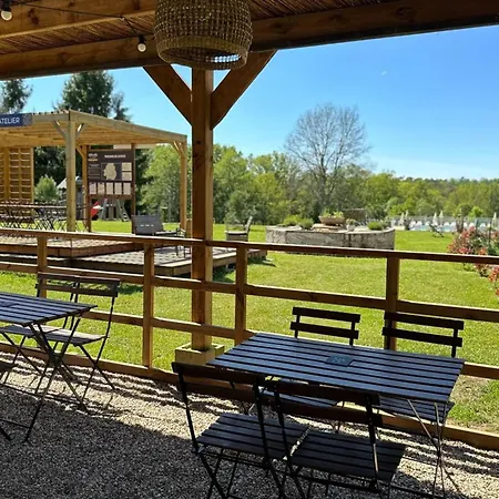 Camping Mobil Clim, Animaux Ok - 4 Pers. - Api-1-52-2777 *